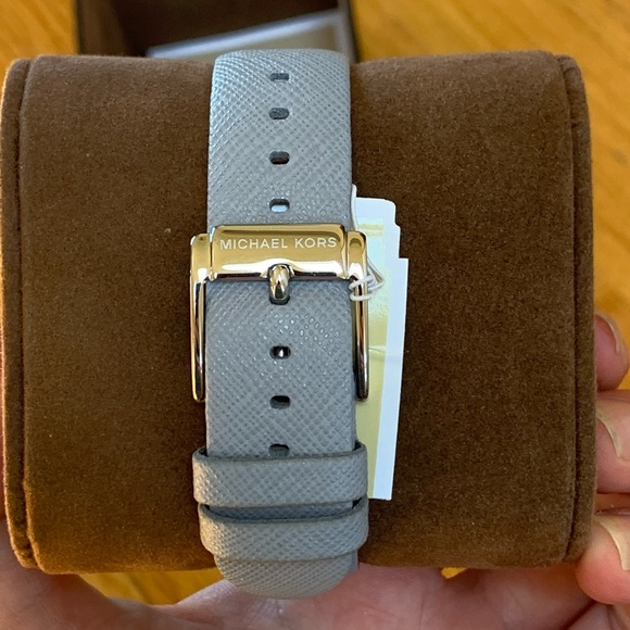 Michael Kors Watch - Picture 4 of 4